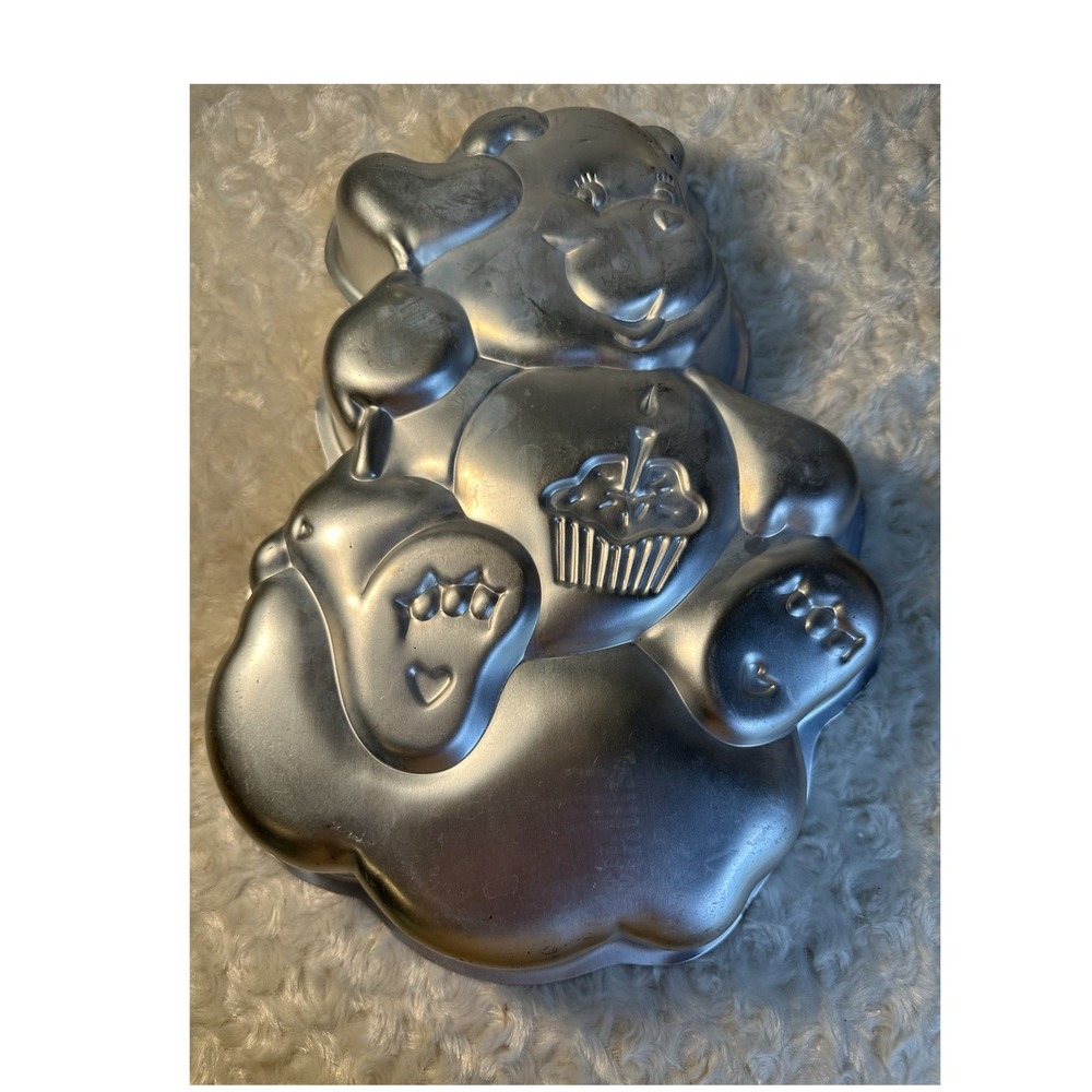 Wilton Care Bears Cake Pan 2105-1793 Vintage Licensed Aluminum Bear Shape